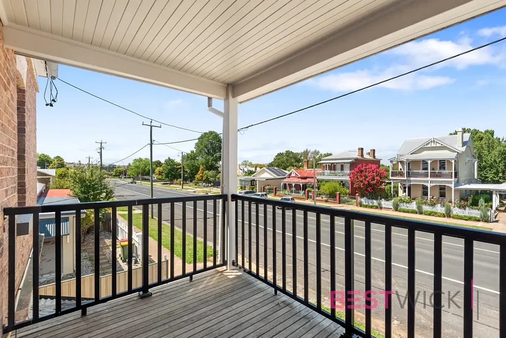 Private Apartment with Study in CBD