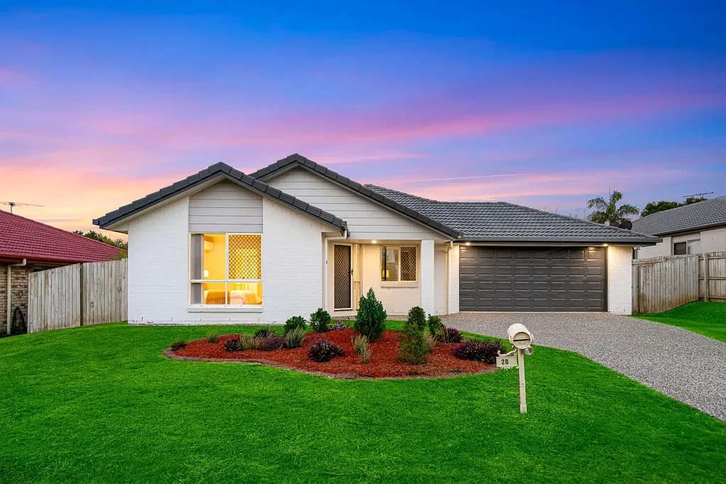 Calamvale 5 Bedroom Stunning family home with the 'WOW' factors. Prestigious living on a north - south subdividable 804m2!