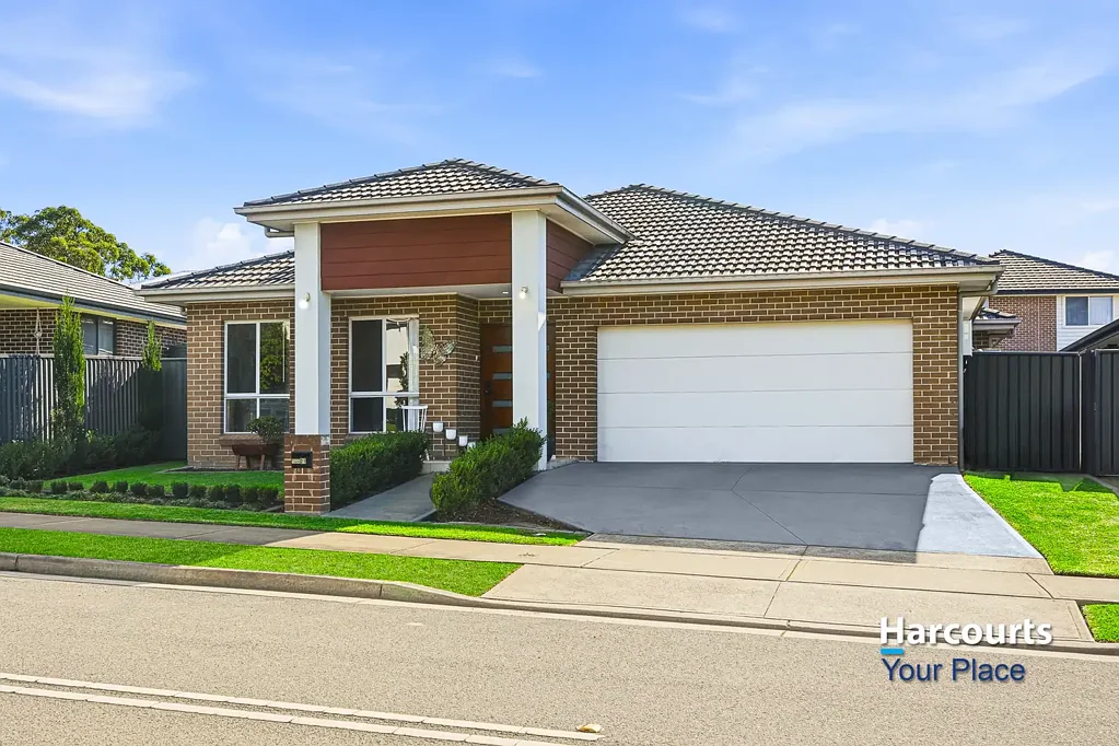 Jordan Springs 4침실 Spacious Family Living Opposite Parkland in a Prime Jordan Springs Location