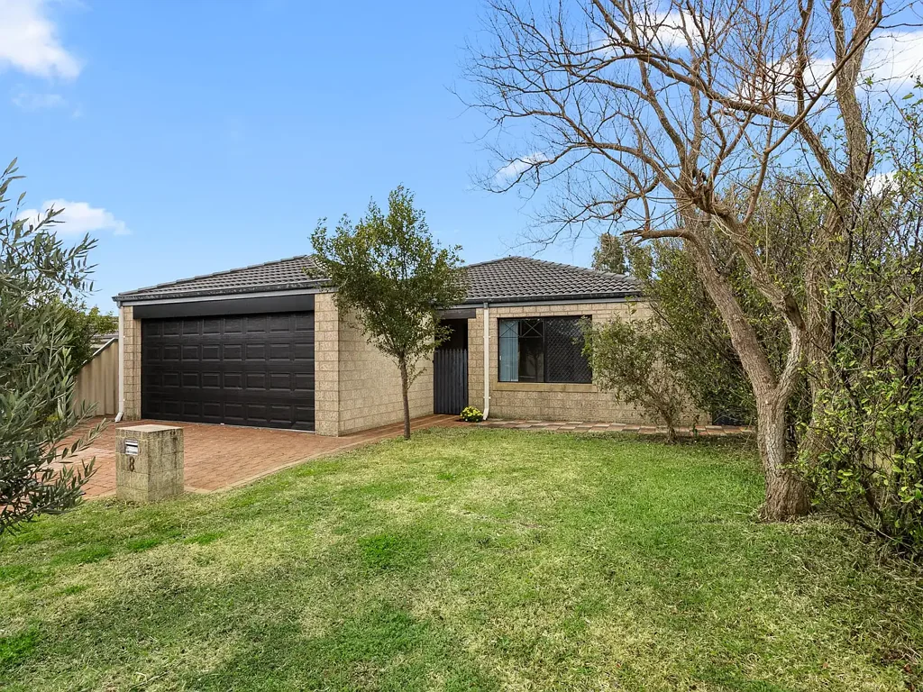 8 Warrior Pass, Bertram, WA 6167
