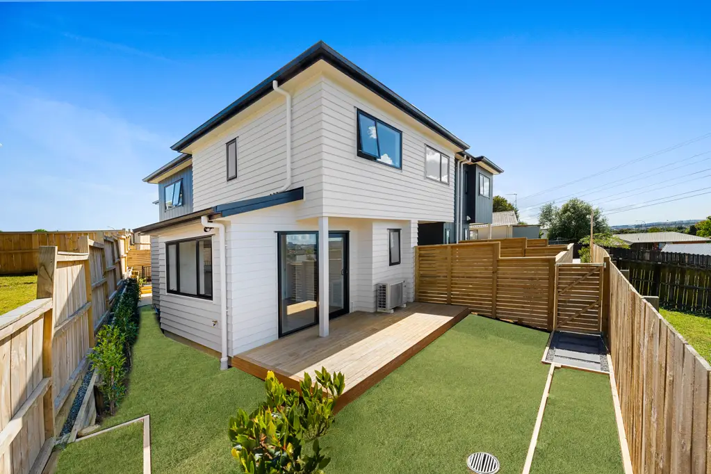 Clover Park 2 Bedroom Sunny, Stylish & Stunning - Your Dream Home!