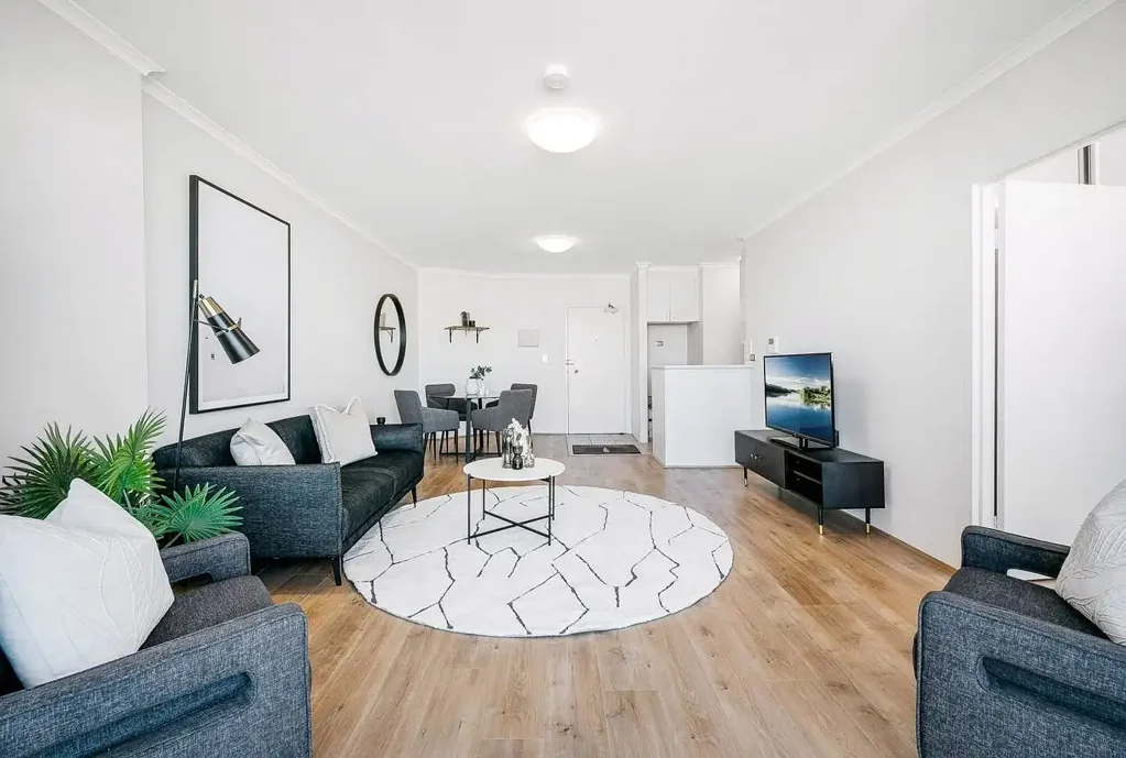 Spacious and Stylish Renovated Top Floor 1 Bedroom Apartment in Maroubra's Junction