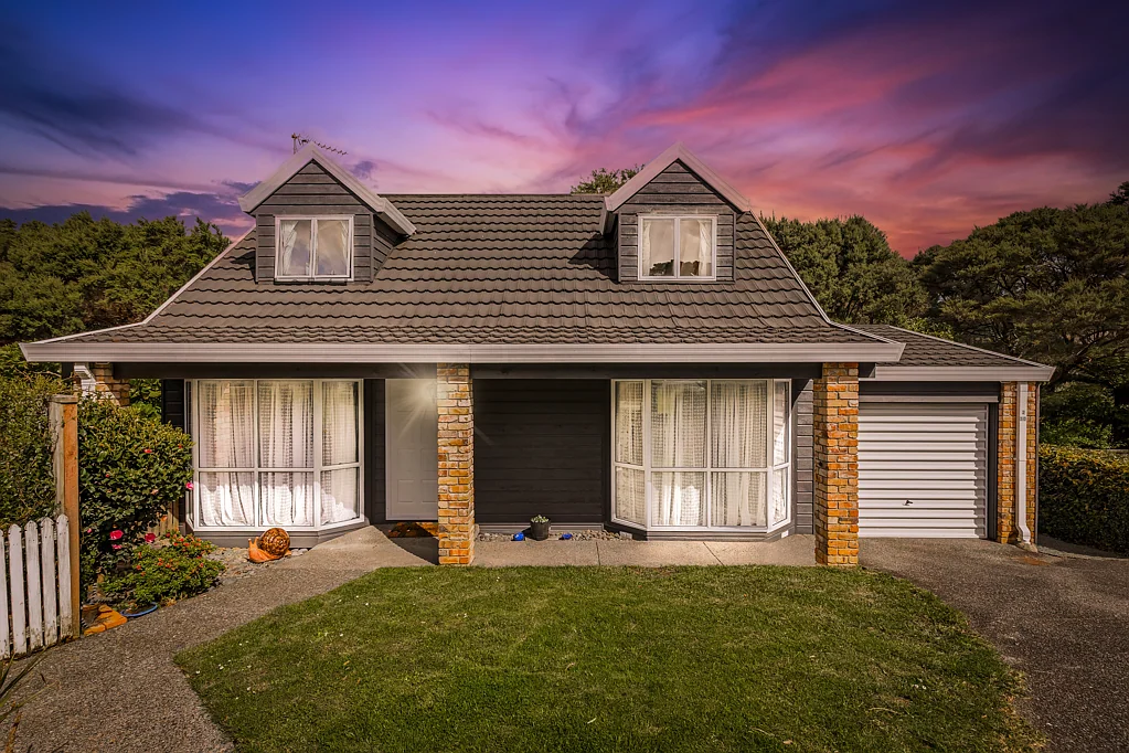 2/30 Lagoon Way, West Harbour, Waitakere City, Auckland