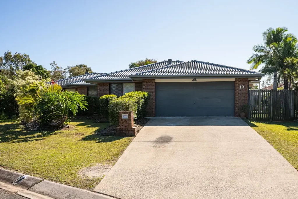 Immaculate 3-Bedroom Home in Prime Location – Walk to Carseldine Station