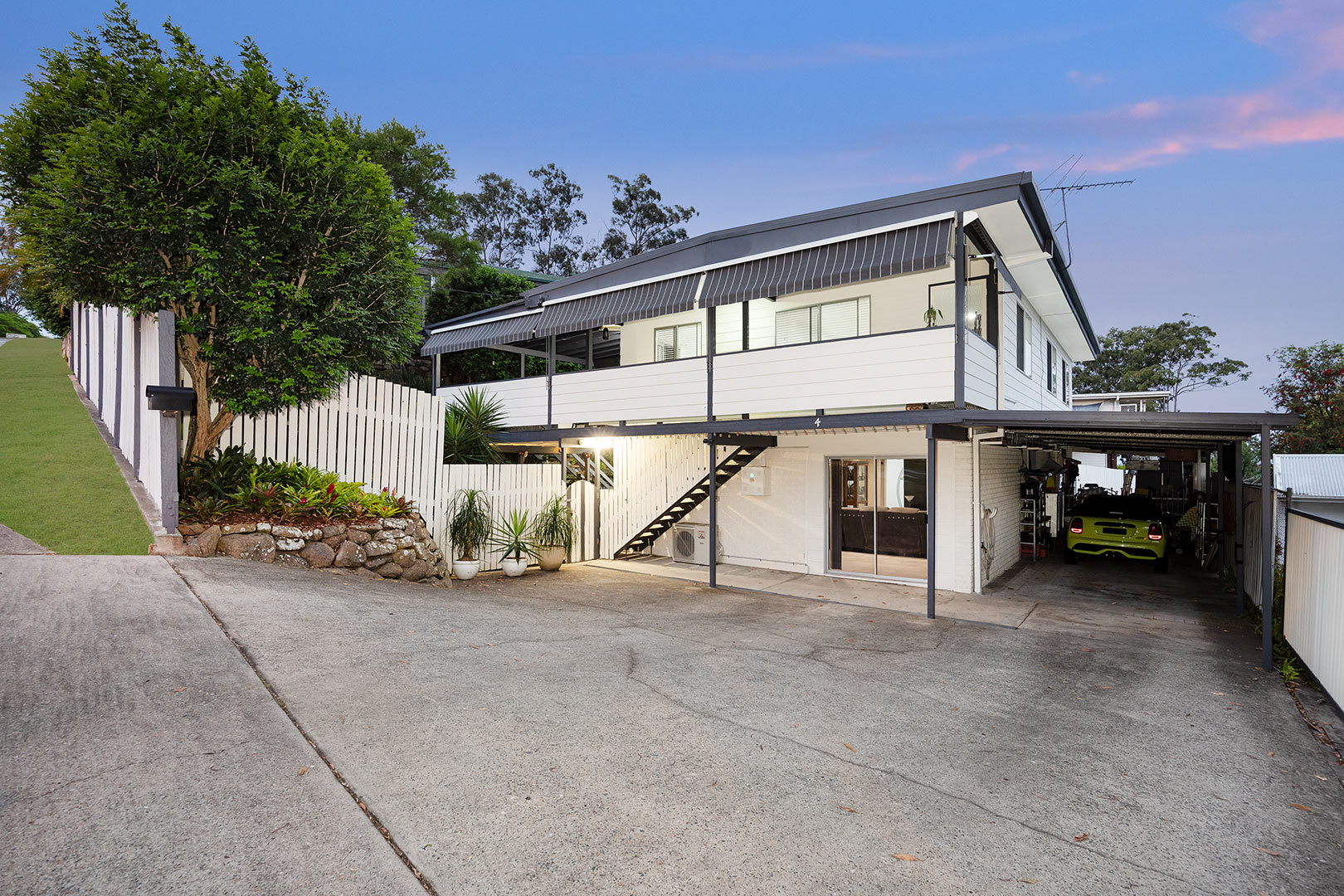 4 CAESAR RD, FERNY HILLS QLD 4055, 0 chambres, 0 salles de bain, House