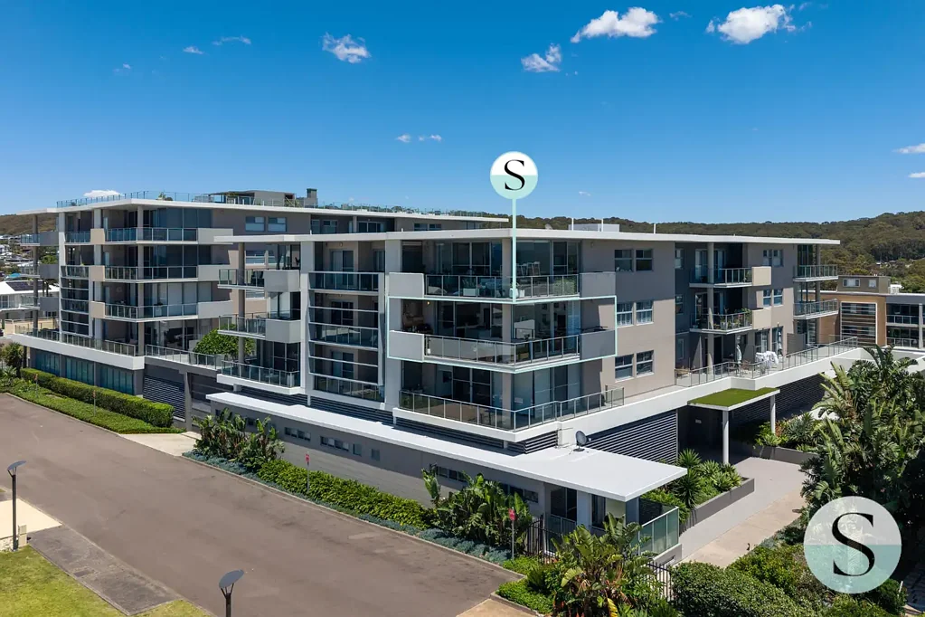 209/55E Caves Beach Road, Caves Beach, NSW 2281