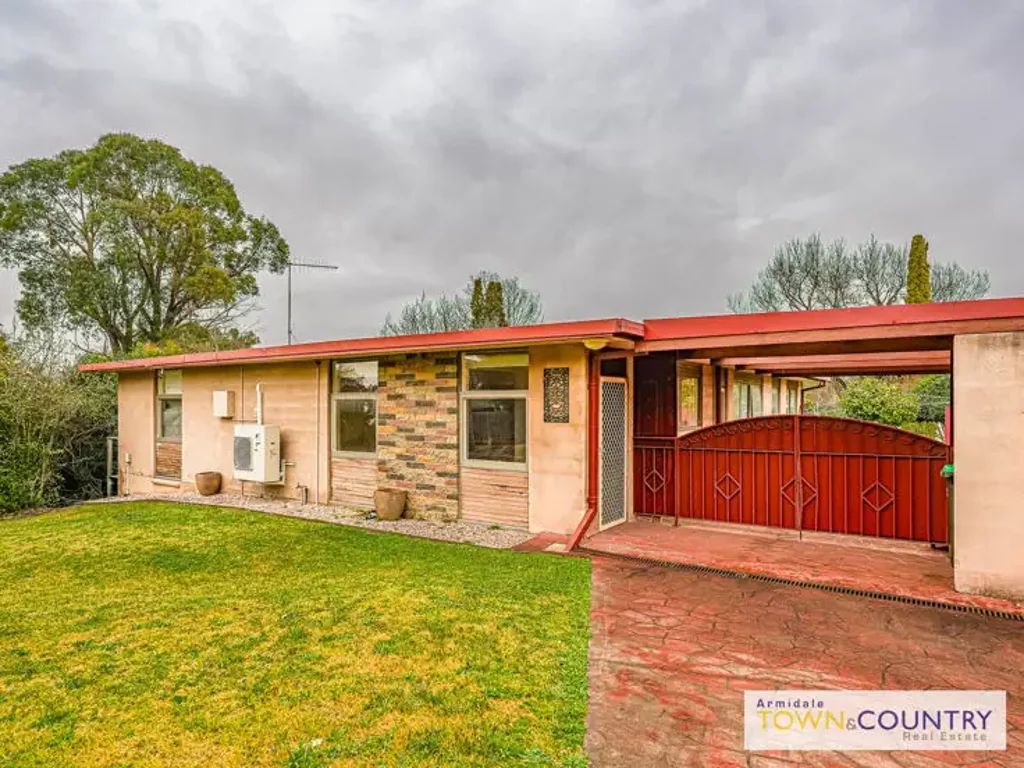 Armidale 4ਬੈੱਡਰੂਮ 4 Birch Crescent, Armidale