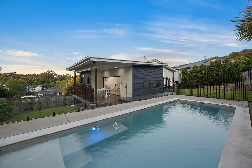 Bli Bli 4બેડરૂમ MODERN FAMILY RETREAT - POOL - LARGE 1,242M2 BLOCK