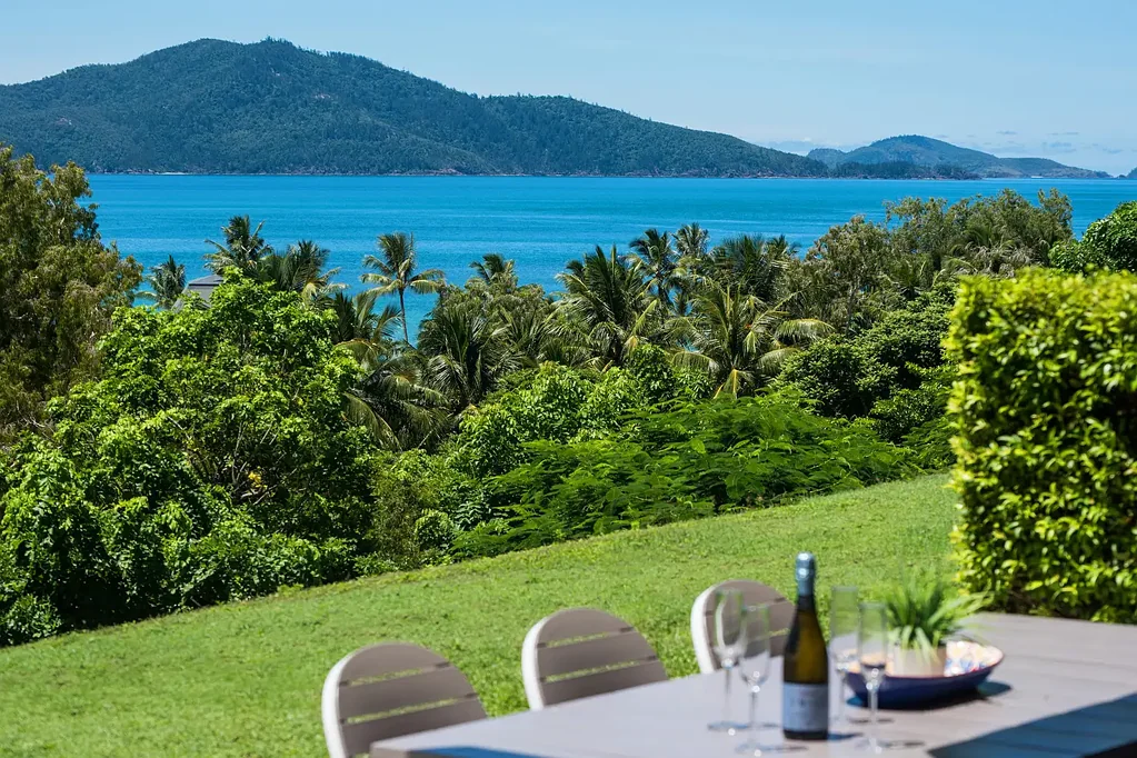 Whitsundays 2 Bedroom Ground-Floor Convenience with Views!