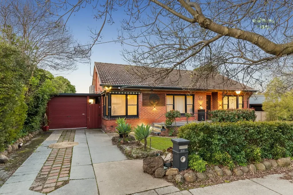 Strathdale 3Moenga Beautiful Family Home in Sought After Location