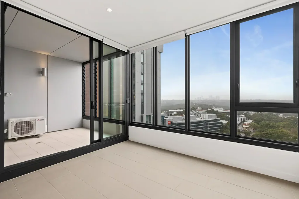 Modern Apartment With Views