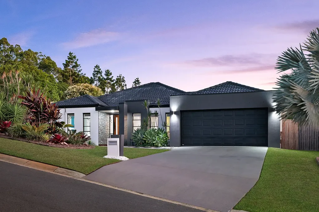 7 Sangster Crescent, Pacific Pines, QLD 4211