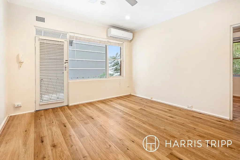 Updated Two-Bedroom Residence In A Central Petersham Locale