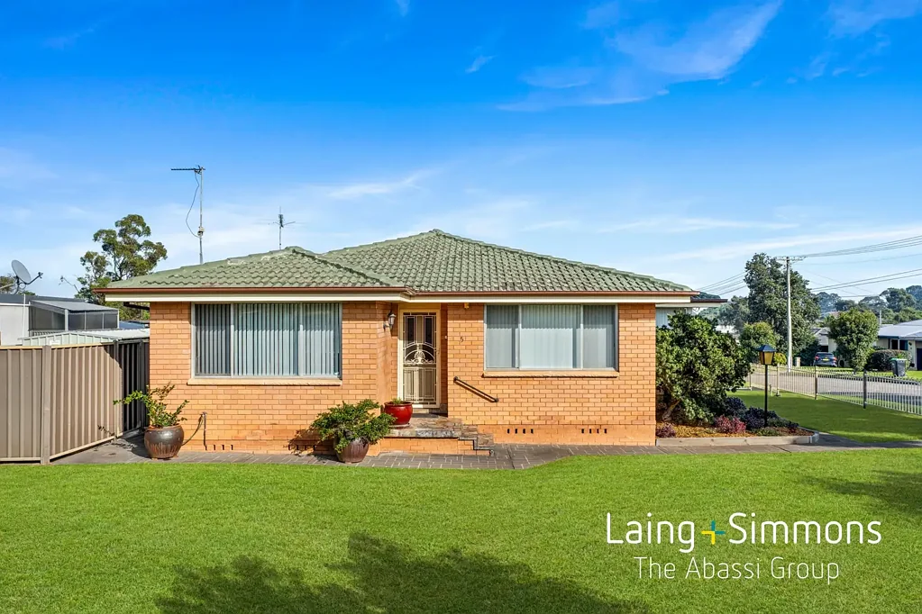 St Marys 3ਬੈੱਡਰੂਮ Unlock the Potential of This Corner Block Gem