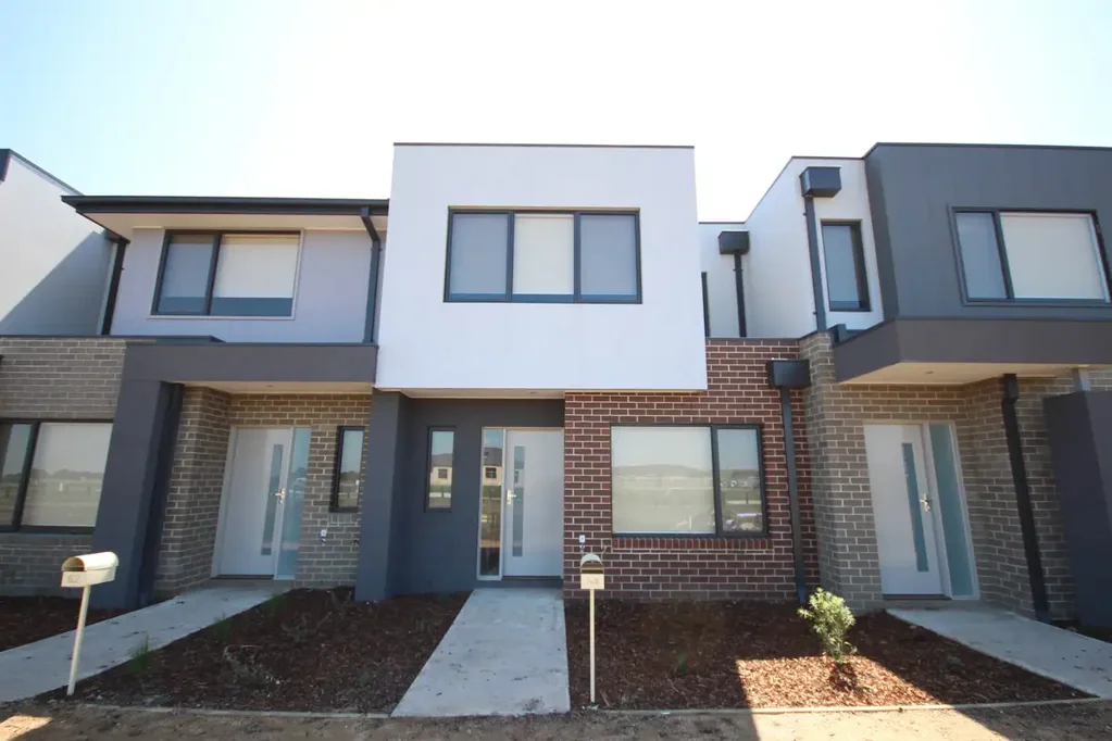 Low Maintenance & Great Location!