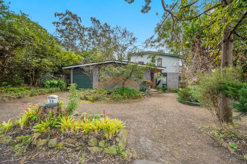 Thornleigh 6 Bedroom Reside, Invest or Develop!