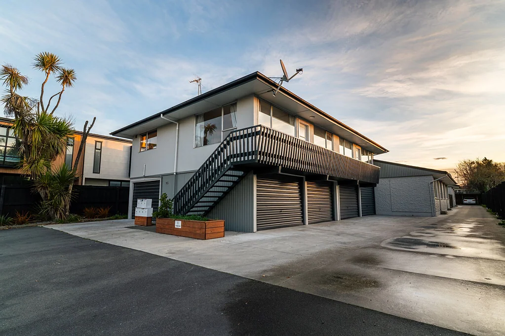 Saint Albans 14 Bedroom 7x the Opportunity! Investor Cashing Up