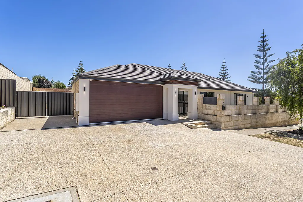 27 Batavia Avenue, Wannanup, WA 6210