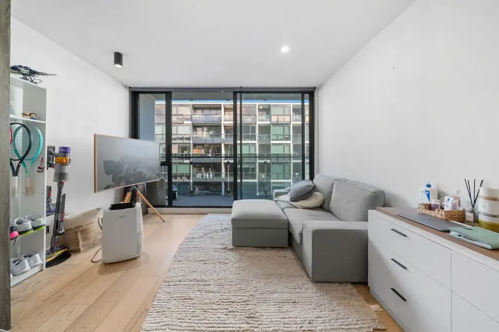 Abbotsford 2chambre Sleek Style, Amazing Location!