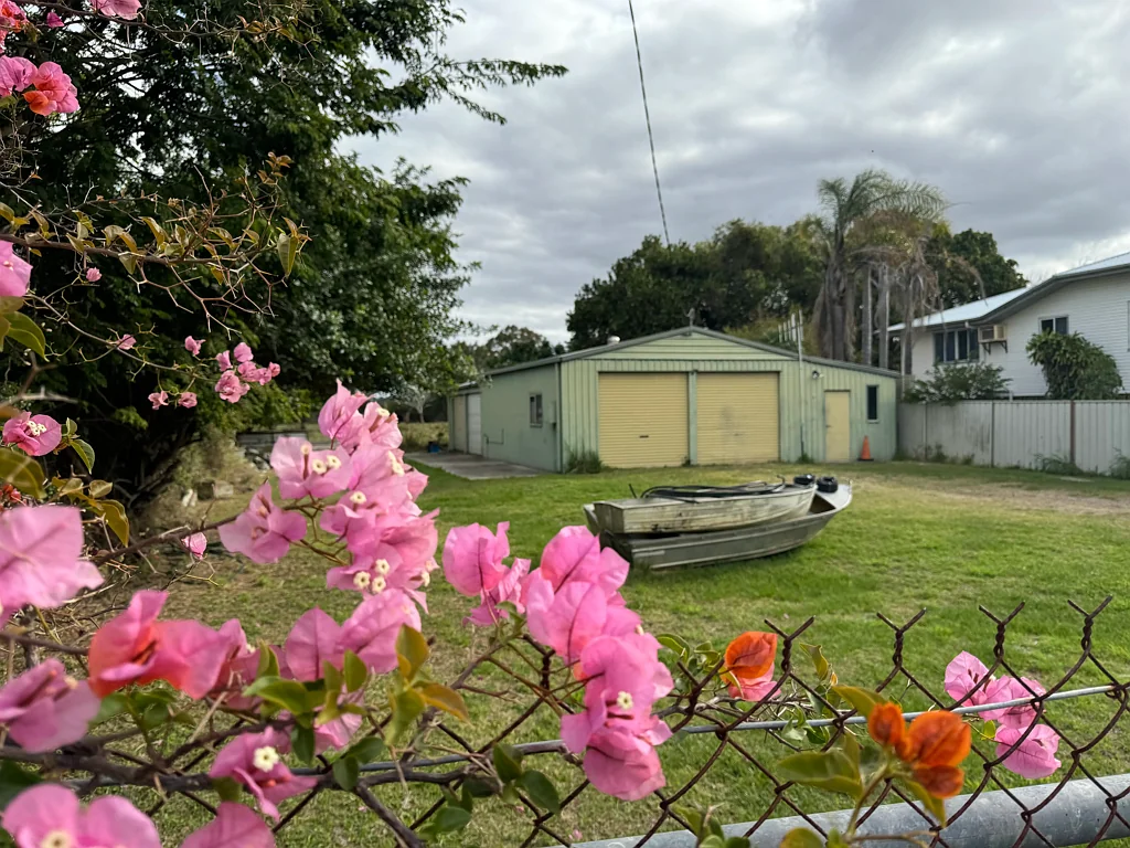 Maryborough  Vacant Land With Shed And Income!