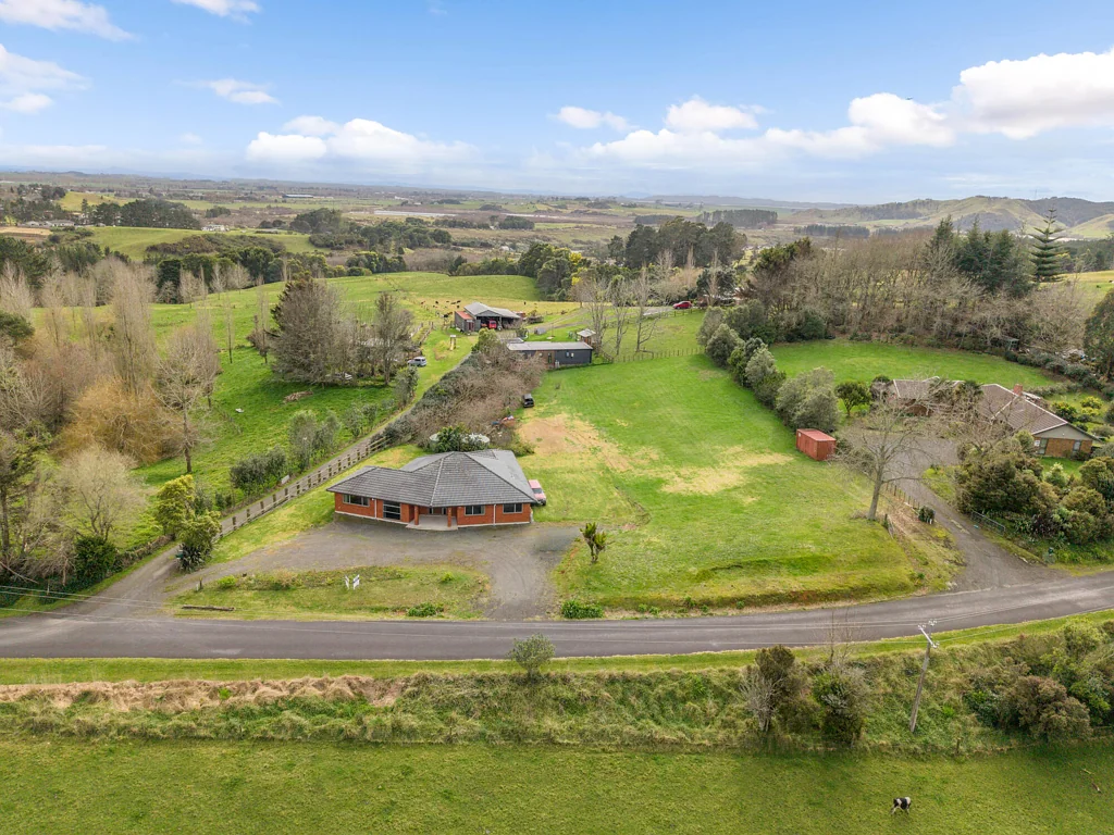 Huntly 3 Bedroom Modern living with land and future potential