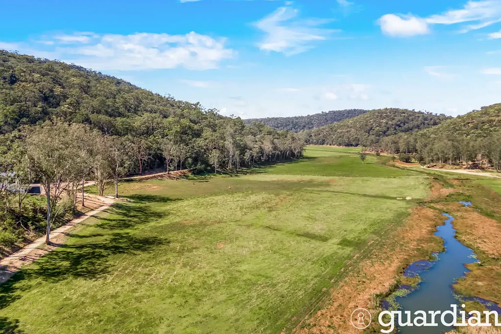 Wheeny Creek 5房  Private 100 acre parcel with creek access