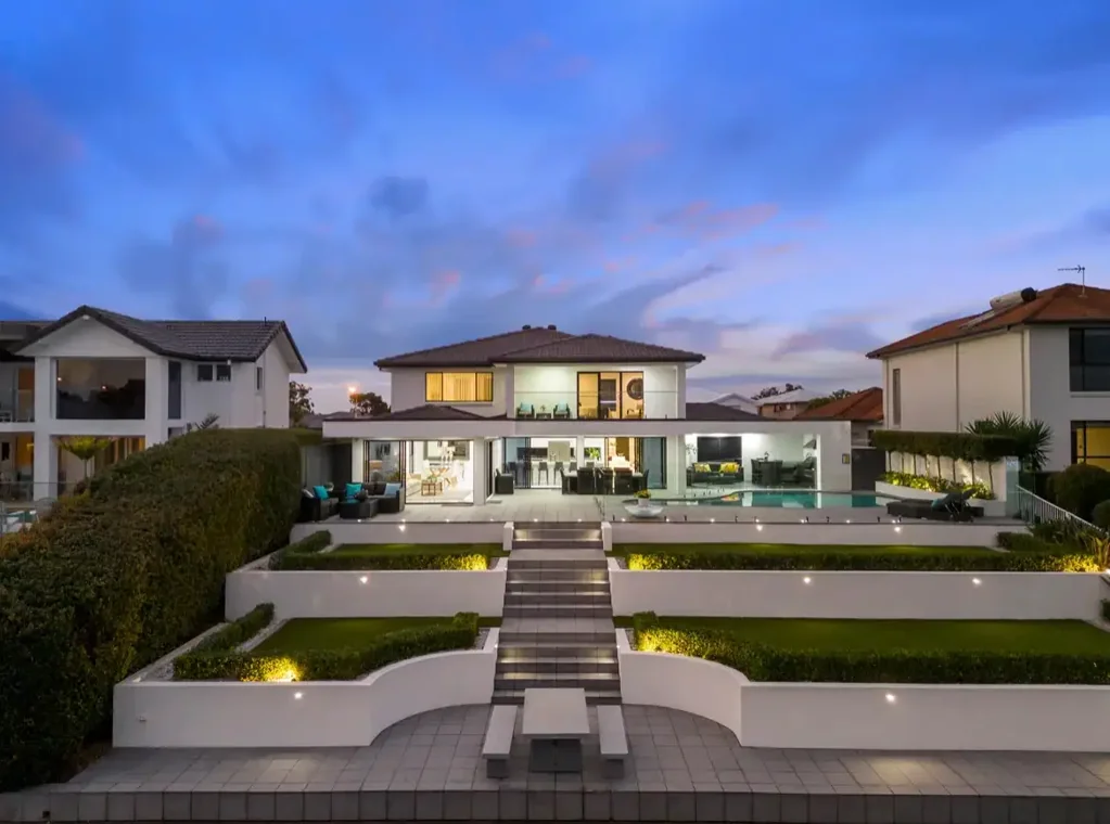 Mermaid Waters 5房  Spacious Family Luxury in Sought-After Mermaid Waters