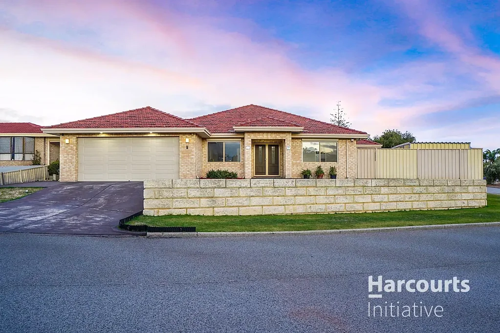 Ballajura 4房  Expansive Family Living with Premium Entertaining & R35 Corner Block Potential