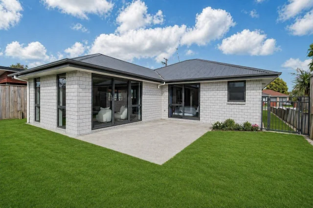 Levin 3Habitaciones Modern Brick Near-New Home
