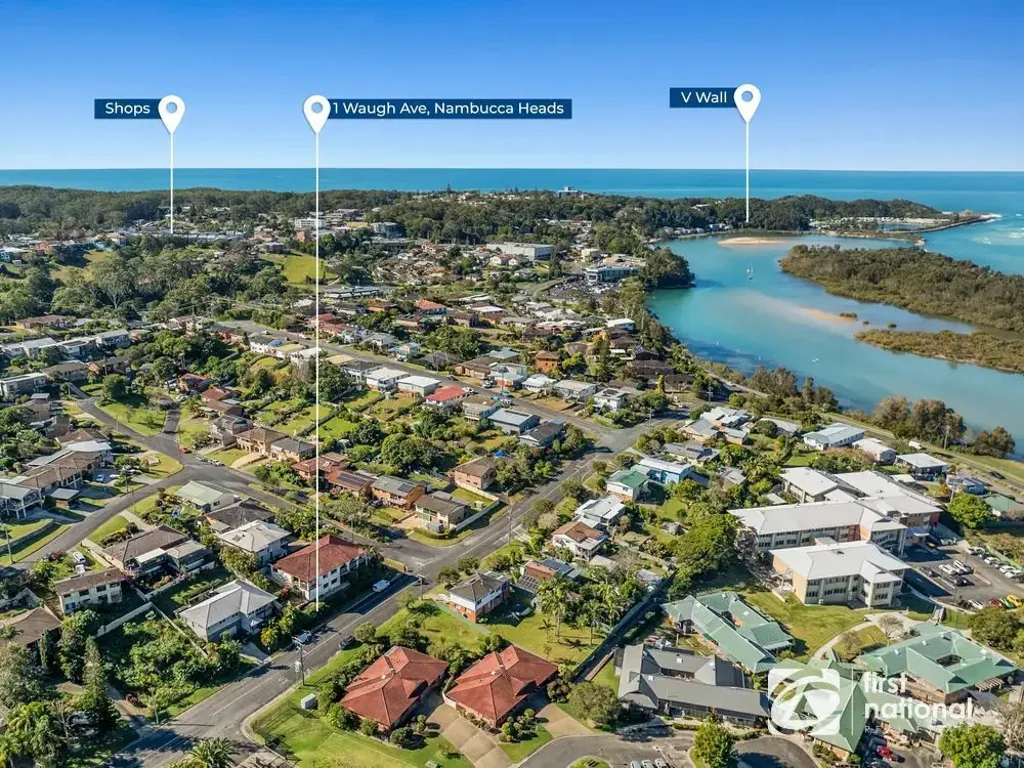 Nambucca Heads 5 Bedroom Grand family residence, just steps to the river