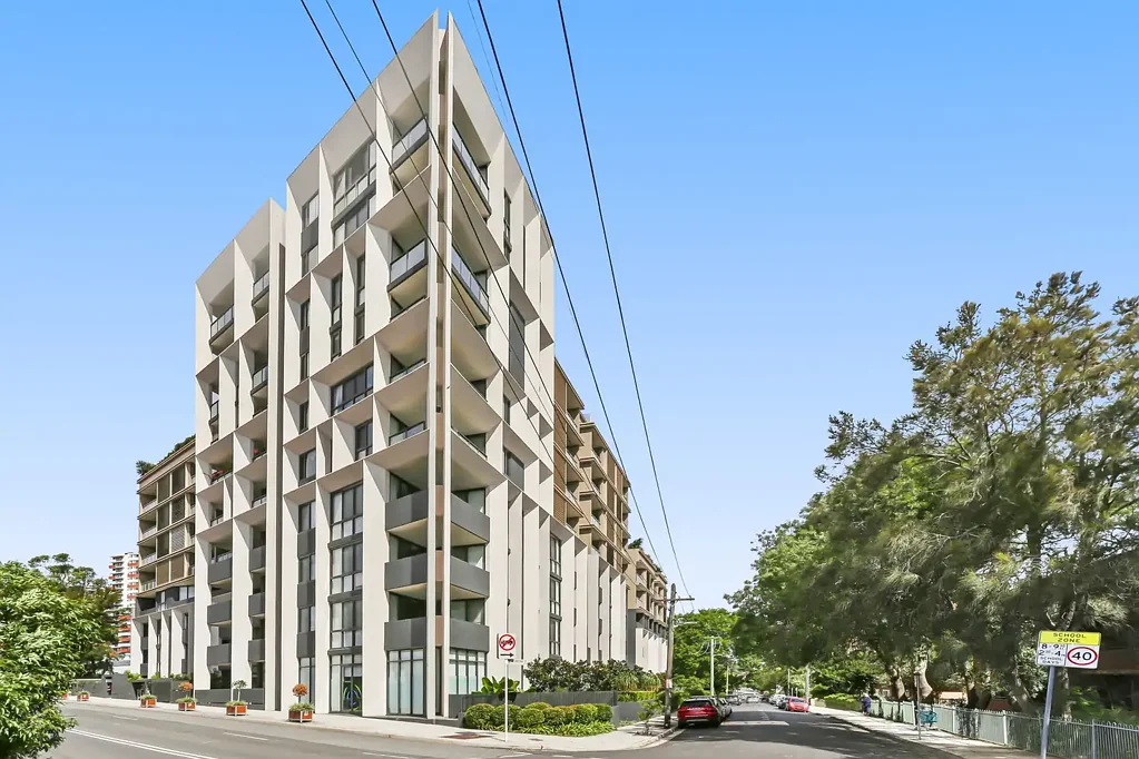Burwood 1ห้องนอน Sub-Penthouse in Prestigious Complex with Low Strata