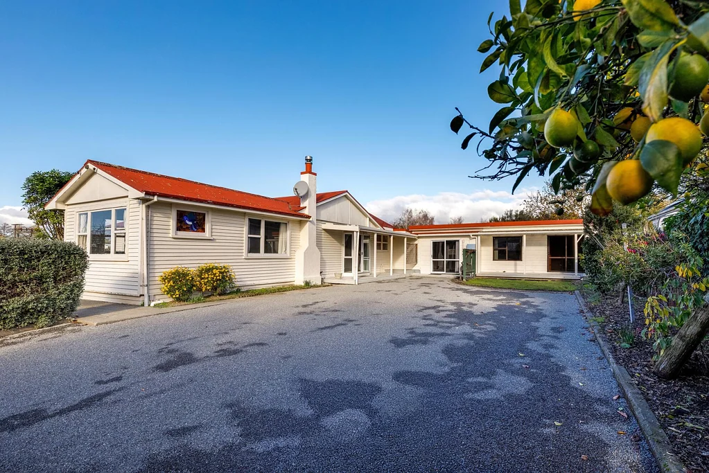 Renwick 5chambre Two Dwellings, One Exceptional Opportunity