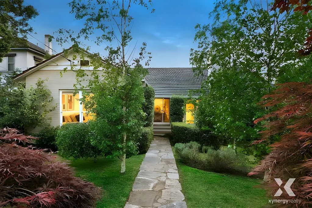Spacious Furnished 4 Bedroom Family Home in the Kew High School Zone