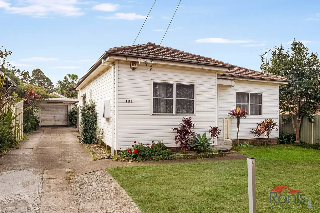 181 Juno Parade, Greenacre, NSW 2190