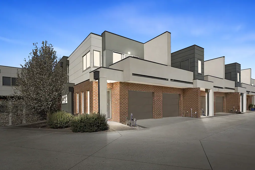 30/64 Escapade Boulevard, Craigieburn, VIC 3064