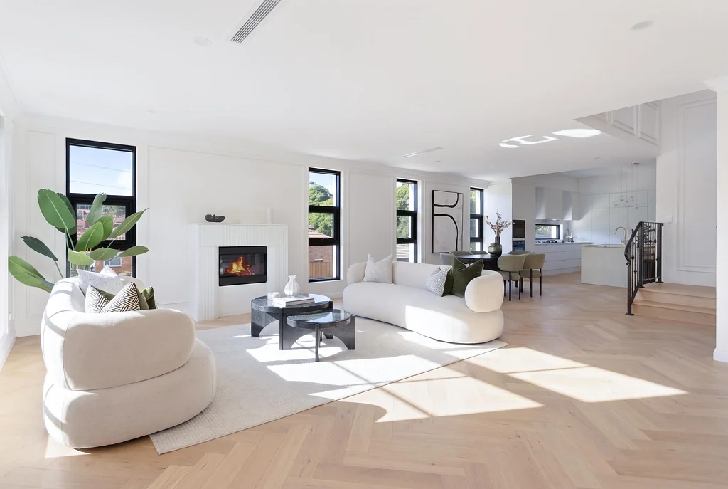Mortdale 5Zimmer Brand New Designer Family Home on a Prime Corner Block