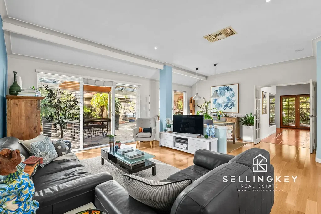 Canning Vale 4غرفة نوم SellingKey Real Estate Presents 8 Baychester Circle, Canning Vale!