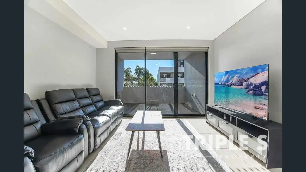 Stunning Location, Layout and Lifestyle
UNFURNISHED!