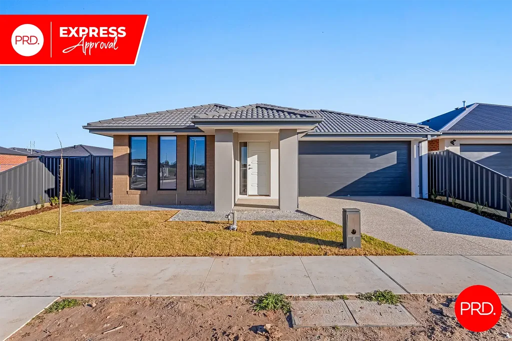 Neat, 4 Bedroom home!