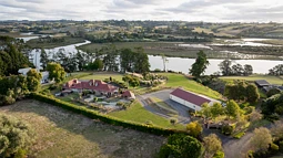 72 Potts Road, Whitford