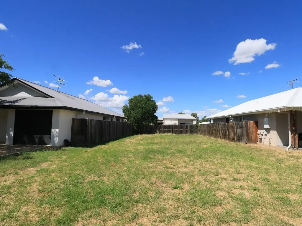 94 Currey Street, Roma, QLD 4455