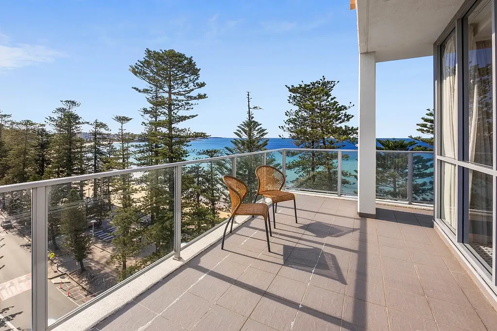 Manly 2 Bedroom Beachfront Bliss at "Pepper-Mint" - Manly's Ultimate Coastal Escape