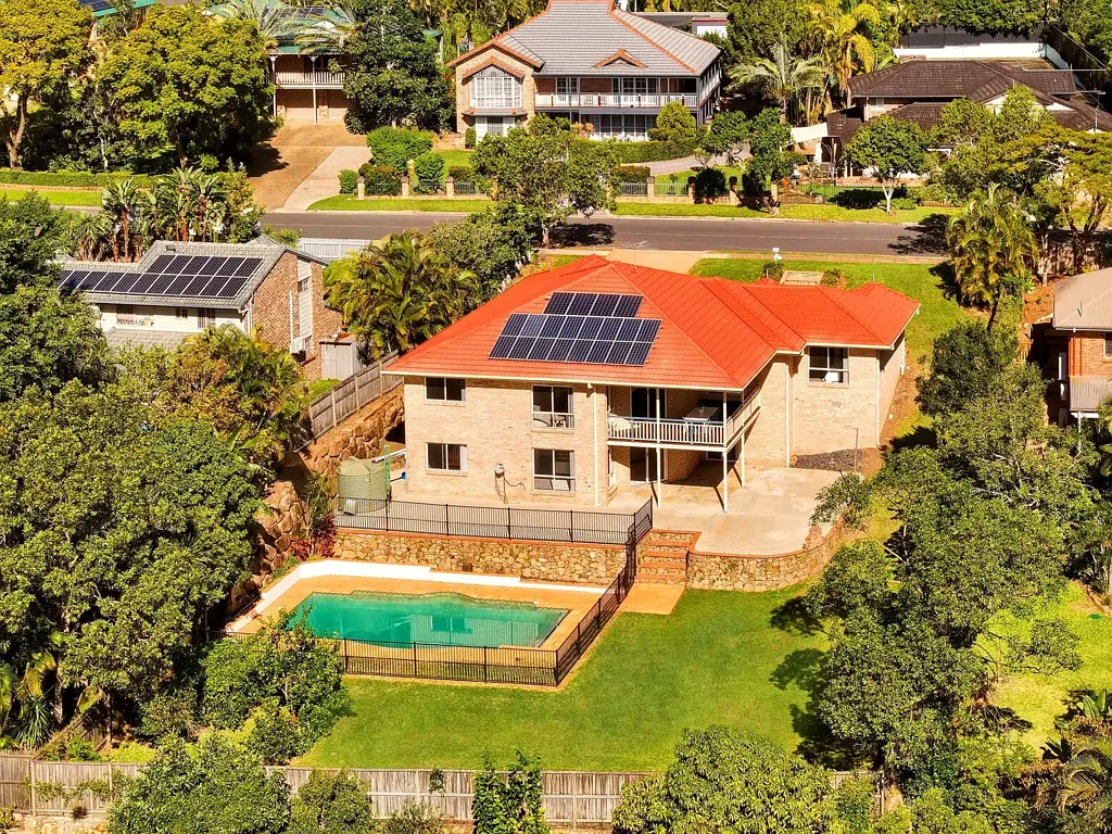 Albany Creek 5Habitaciones 5 Bed Family Home with Side Access, Pool & Dual-living potential!