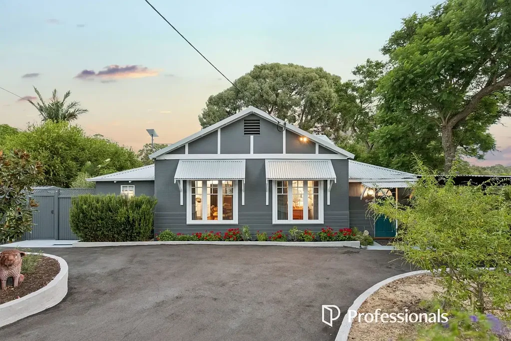 93 Glyde Road, Lesmurdie, WA 6076