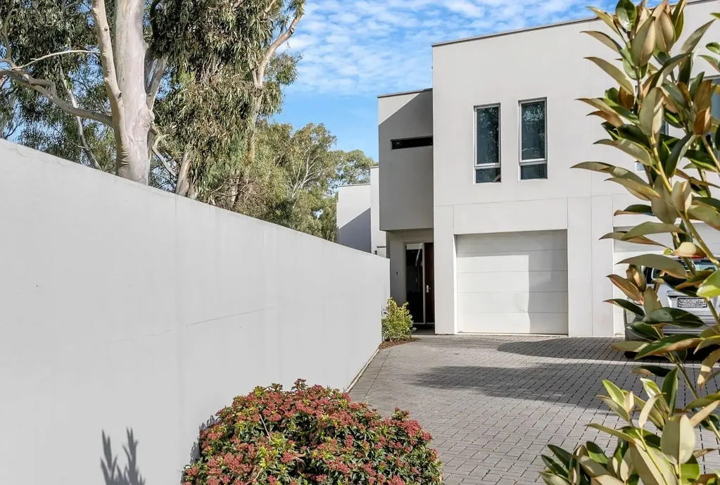 Fulham Gardens 3Moenga Parkside Living with Comfort & Convenience