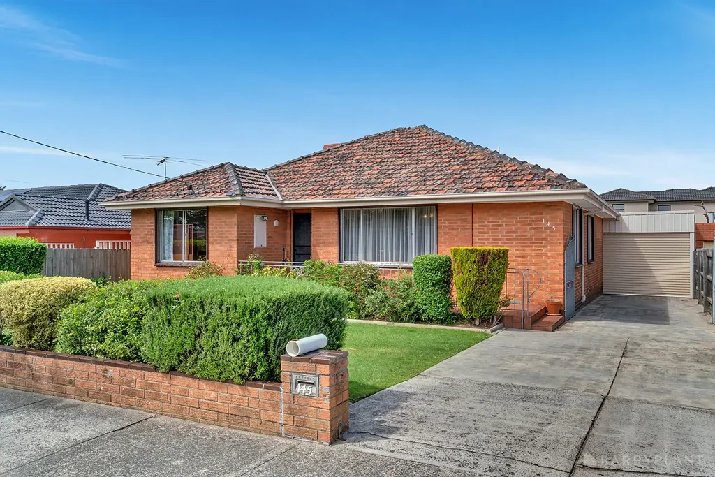 Dandenong North 3Kwarto A BEAUTIFULLY PRESERVED FAMILY CLASSIC