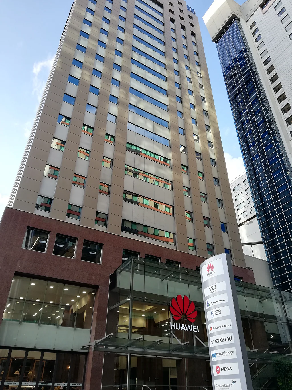 Auckland Central Refurbished open plan office