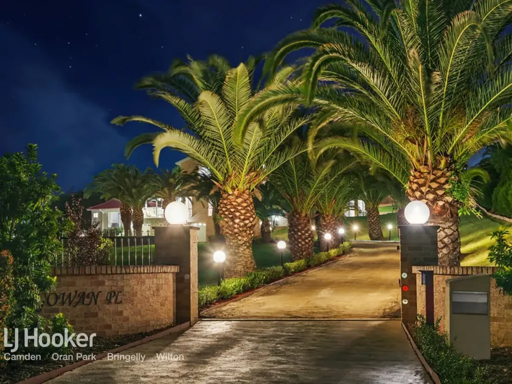 Denham Court 6部屋 Denham Court\u8217?s Crown Jewel - Over 2.5 Acres of Elevated Luxury Living