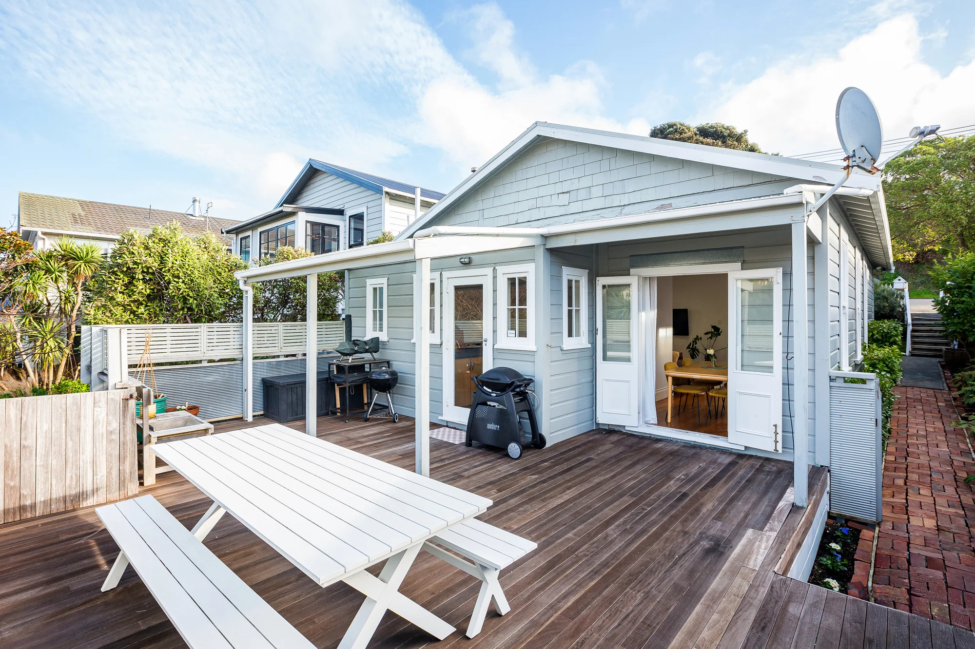 Island Bay 2房  CHARACTER COTTAGE - PRIME LOCATION