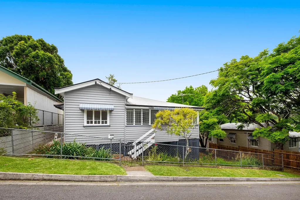 16 Tiny Street, Greenslopes, QLD 4120